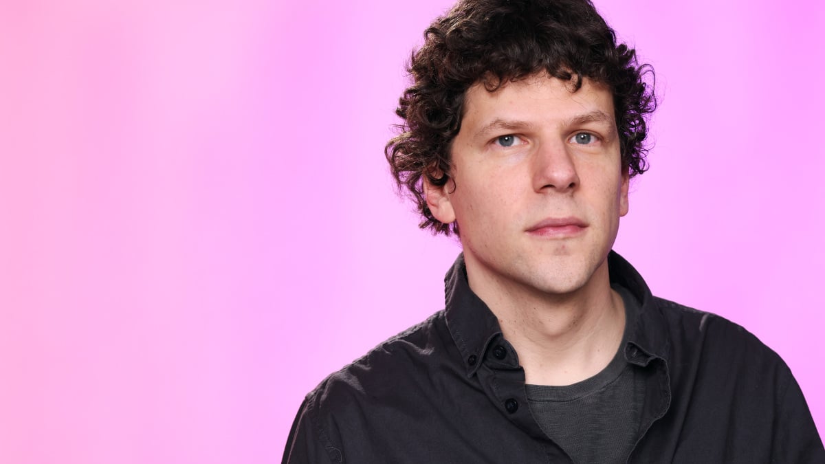 Jesse Eisenberg used ChatGPT to understand his anxiety over ordering a bagel